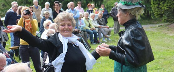 Eine &Auml;ra geht zu Ende - Gisela Hartmann wurde heute als Vorsitzende der B&uuml;rgerstiftung Park Hohenrode verabschiedet (Foto: Angelo Glashagel)