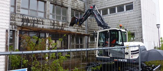 Abriss hat heute symbolisch begonnen (Foto: nnz)