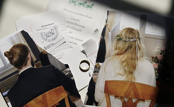 Versicherungen pr&uuml;fen (Foto: HUK-COBURG)