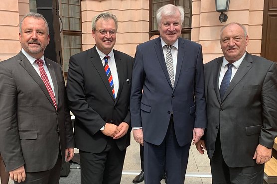 Primas trifft Seehofer (Foto: Marc-Pawel Halatsch)