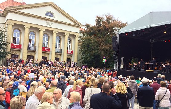 100 Jahr Feier des Theaters Nordhausen (Foto: Pressestelle Landratsamt Nordhausen) 100 Jahr Feier des Theaters Nordhausen (Foto: Pressestelle Landratsamt Nordhausen)
