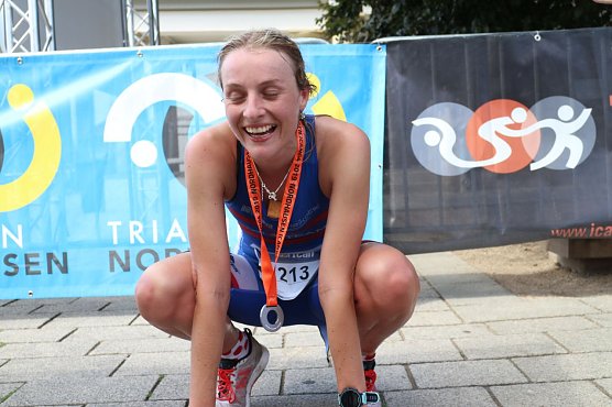 Jana Löhden, geschafft aber glücklich (Foto: Angelo Glashagel) Jana Löhden, geschafft aber glücklich (Foto: Angelo Glashagel)