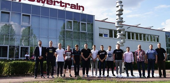 Nie Neuen begr&uuml;&szlig;t (Foto: Feuer Powertrain)