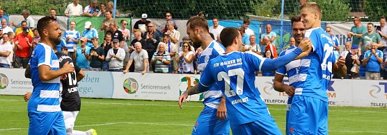 Tor-Freude bei Wacker (Foto: Bernd Peter)