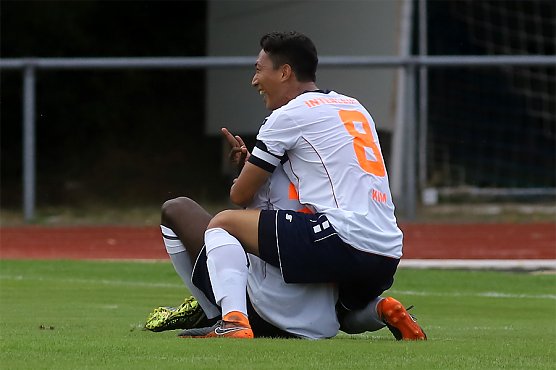 Jubellaune bei Inter-Kapit&auml;n Kim und Torsch&uuml;tze Luvumba Oliveira (15.) (Foto: M. Liedke)