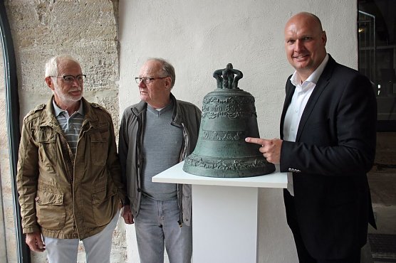 Glocke, die wohl nie läutete, ist zurück (Foto: Karl-Heinz Herrmann) Glocke, die wohl nie läutete, ist zurück (Foto: Karl-Heinz Herrmann)