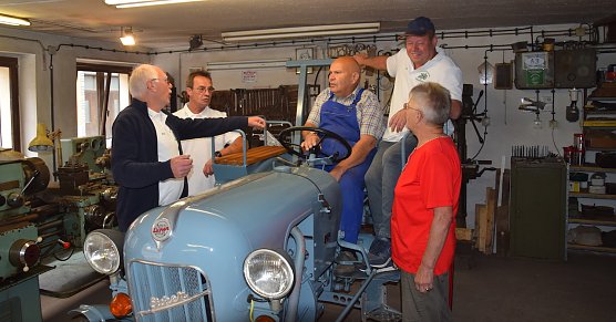 schlepperfreuende (Foto: Helmut Michel) schlepperfreuende (Foto: Helmut Michel)