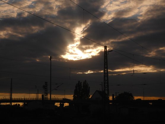 sonnenuntergang (Foto: Bernd Thielbeer) sonnenuntergang (Foto: Bernd Thielbeer)