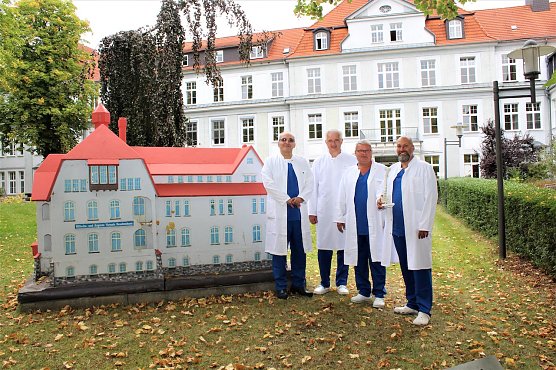 Ärzteteam (Foto: Helios Kliniken) Ärzteteam (Foto: Helios Kliniken)