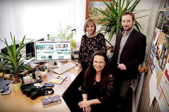 Elvira Stockmar, Tina Bergknapp von der Hochschule Nordhausen und Nicolas Berg von der Agentur Grafix21 (v.l.) (Foto: Katrin Tschernatsch-G&ouml;ttling)