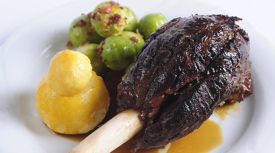 Damhirschbraten (Foto: ThüringenForst) Damhirschbraten (Foto: ThüringenForst)