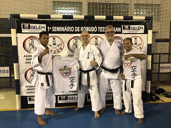 Frank Pelny (2. v.l.) in Brasilien (Foto: Karate Do Kwai Nordhausen)
