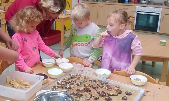 Pl&auml;tzchen bei den F&uuml;chsen  (Foto: Kindergarten "Kinderwelt am Frauenberg")