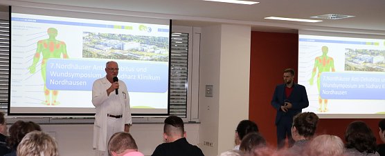 Der medizinische Geschäftsführer Dr. med. Brucke begrüßte die Gäste (Foto: SHK) Der medizinische Geschäftsführer Dr. med. Brucke begrüßte die Gäste (Foto: SHK)