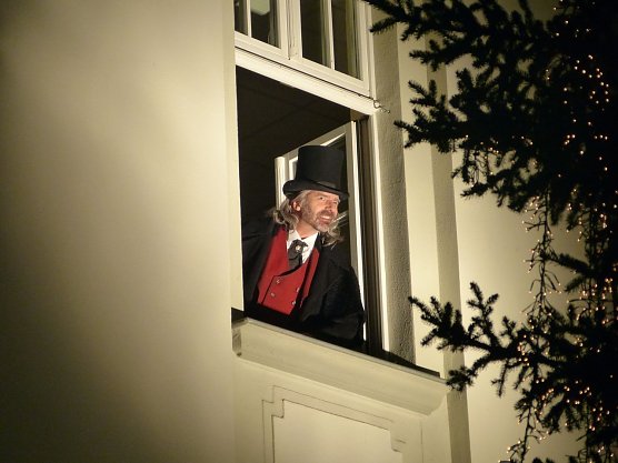 Hinter dem 8. T&uuml;rchen des Theater-Adventskalenders wartete heute Ebenezer Scrooge (Foto: Theater Nordhausen/Loh-Orchester Sondershausen GmbH)