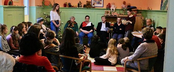 Geschichtenerz&auml;hler im Familienzentrum ausgezeichnet (Foto: Angelo Glashagel)