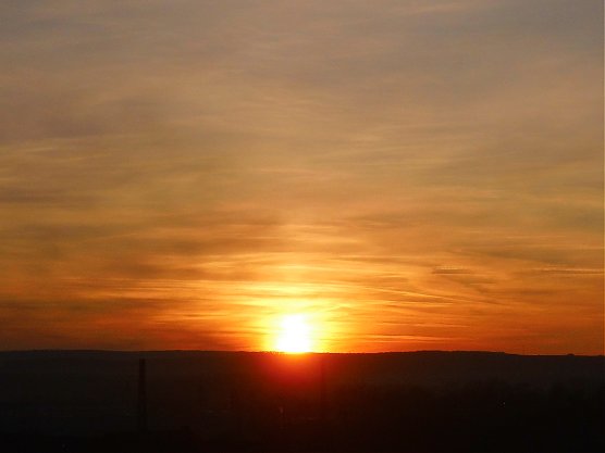Sonnenuntergang &uuml;ber Nordhausen (Foto: Bernd Thielbeer)