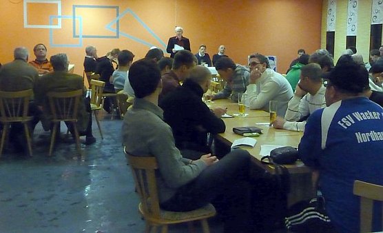 Versammelt (Foto: nnz) Versammelt (Foto: nnz)