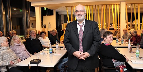 Dr. Ezzzati (Foto: Helios Klinik BLR) Dr. Ezzzati (Foto: Helios Klinik BLR)