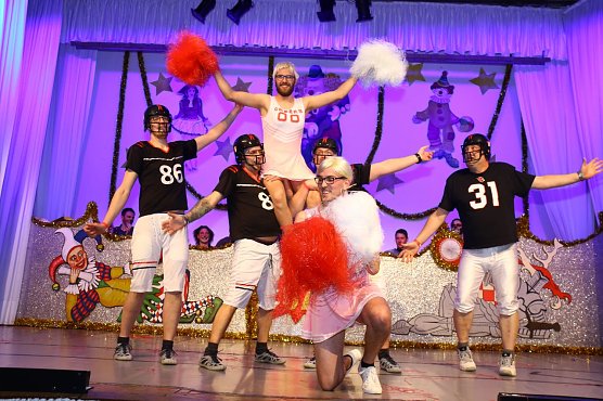 13. Männertanzwettbewerb (Foto: Bernd Peter) 13. Männertanzwettbewerb (Foto: Bernd Peter)