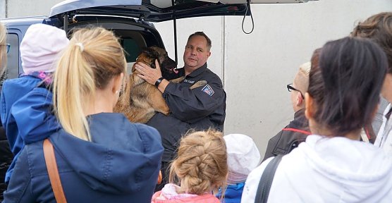 Auch die Polizeihunde werden zu sehen sein, hier bei einem Tag der offenen T&uuml;r (Foto: Polizei Nordhausen)