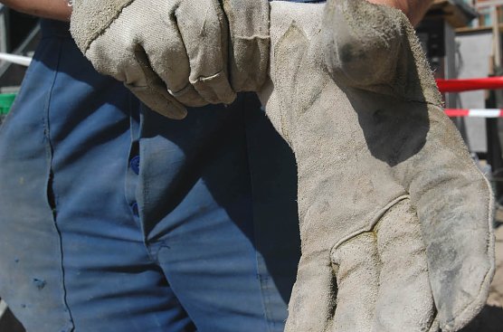 Handschuhe (Foto: IG Bau NDH)