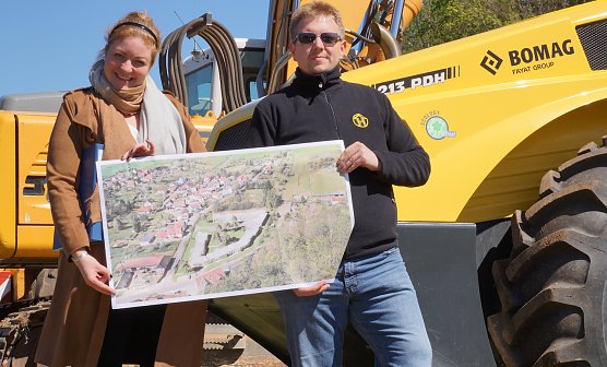 Bauunternehmen Henning (Foto: C.Wilhelm) Bauunternehmen Henning (Foto: C.Wilhelm)