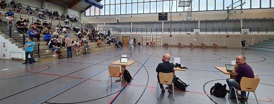 Blick in die Wiedigsburghalle (Foto: nnz)