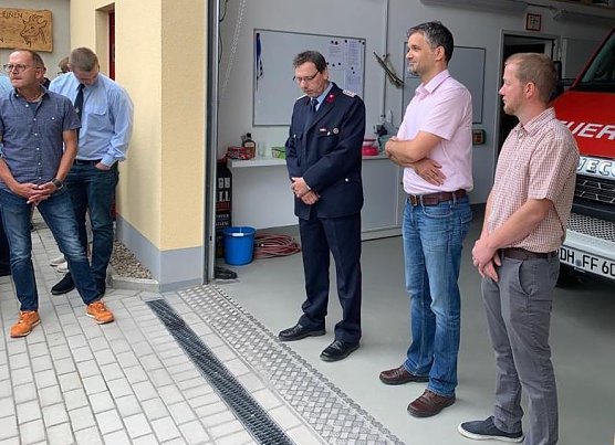 &Uuml;bergabe Ger&auml;tehaus Herreden durch Kai Buchmann (Foto: &copy;Stadtverwaltung Nordhausen)