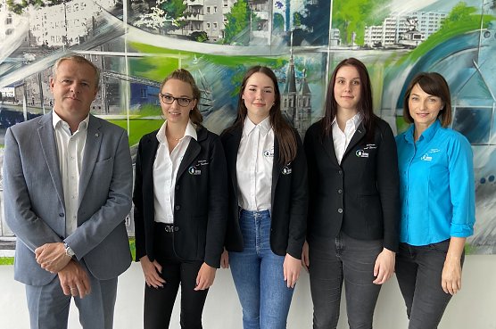 Steffen Loup, Helena Richter, Ann-Sophie Vanselow, Johanna Kaufmann, Sandra Nikoleizig (Foto: WBG S&uuml;dharz)