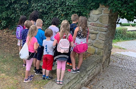 Treppenk&auml;ferbesichtigung (Foto: Familienzentrum)