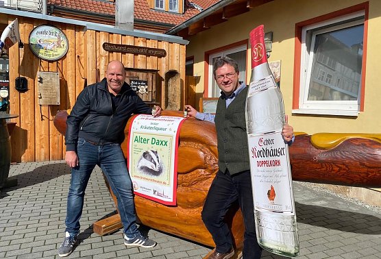 Thomas M&auml;uer (links) und Thomas M&uuml;ller haben heute die Kooperationsvereinbarung ihrer Aktiv-Museen besiegelt. (Foto: T.M&uuml;ller)
