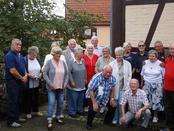 Wiedervereint nach 70 Jahren - in Ilfeld trafen sich 21 ehemalige Klassenkameraden zum 70. Jubil&auml;um (Foto: Manfred Kappler)