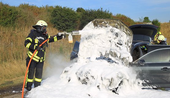 Autobrand auf der Autobahn (Foto: S.Dietzel)