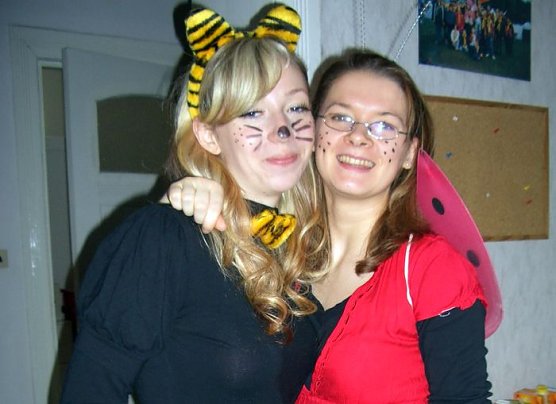 Juliane und Simona laden ein (Foto: privat) Juliane und Simona laden ein (Foto: privat)