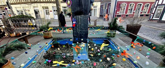 Geschm&uuml;ckter Osterbrunnen in Nordhausen (Foto: Peter Blei)