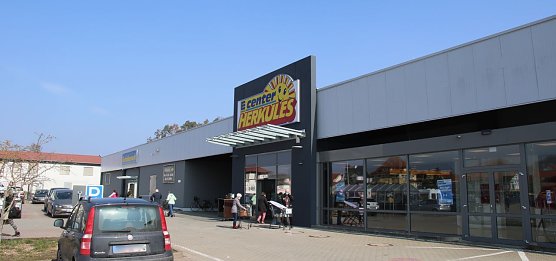 Nach 25 Jahren saniert: der Herkules Markt in Niedersachswerfen (Foto: agl) Nach 25 Jahren saniert: der Herkules Markt in Niedersachswerfen (Foto: agl)
