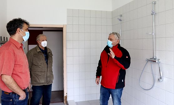 Besichtigung der Sanit&auml;ranlagen (Foto: Stadt Nordhausen)