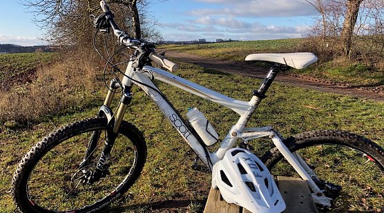 Ein Scott Genius carbonwei&szlig; wurde entwendet (Foto: PI NDH)