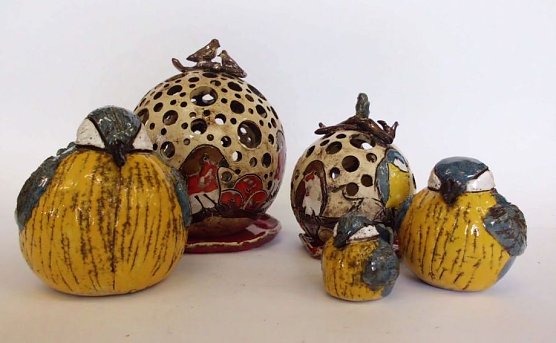 Keramikv&ouml;gel im Werkstattladen (Foto: NTL)