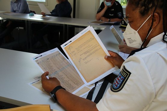 Im Kern der Kooperation steht die Arbeit mit Originalquellen (Foto: agl) Im Kern der Kooperation steht die Arbeit mit Originalquellen (Foto: agl)