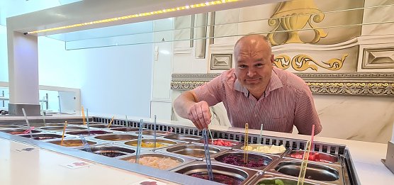 Auch die richtigen Fr&uuml;chte geh&ouml;ren in einen Becher (Foto: nnz)