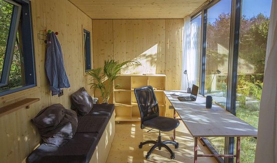 Innenansicht eines "Tiny Office" (Foto: CoWorkLand Genossenschaft)