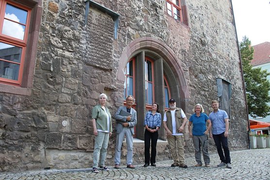 v.l.: Heidelore Kneffel, Hans-J&uuml;rgen Gerboth, Pia Wienrich, Michael Garke, Suzy Hesse und der Leiter des Bauordnungsamtes, Mike Szybalski,  (Foto: agl)