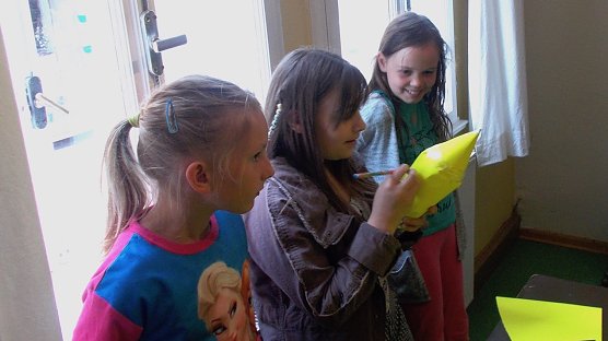 Raketenbau im Kinderkirchenladen (Foto: F.Tuschy)