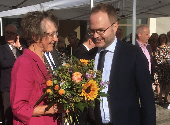 Dr. Hannelore Pientka wurde von der Landes&auml;rztekammer f&uuml;r drei Jahrzehne ehrenamtlichen Engagements ausgezeichnet (Foto: Dr. R. Pientka)