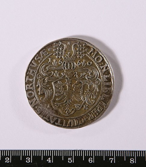 Die Vorderseite des Stadttalers von 1660 (Foto: Paul Lauerwald)