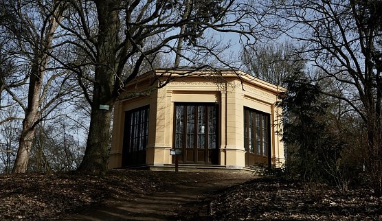 Der Pavillon im Park Hoherode (Foto: H.Haase) Der Pavillon im Park Hoherode (Foto: H.Haase)