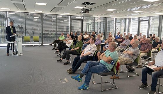 Sven D&ouml;rrmann bei seinem Rechenschaftsbericht (Foto: WBG)