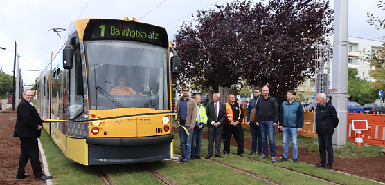 In der Dr. Robert-Koch Stra&szlig;e konnten die Arbeiten zur Gleiserneuerung heute abgeschlossen werden (Foto: Stadtverwaltung Nordhausen)